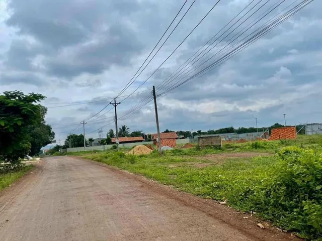 0909 044 186 .Bán đất 300m² có sẵn 100m² thổ cư ngang 5m giá 680 triệu cách Quốc lộ 14 300m Phường Đồng Xoài
