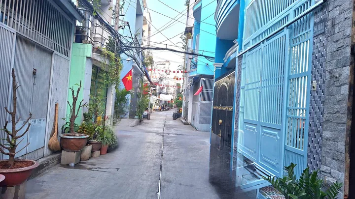 nhà 3 tầng Bình tân_ dt 48m2, chỉ hơn 5ty xíu