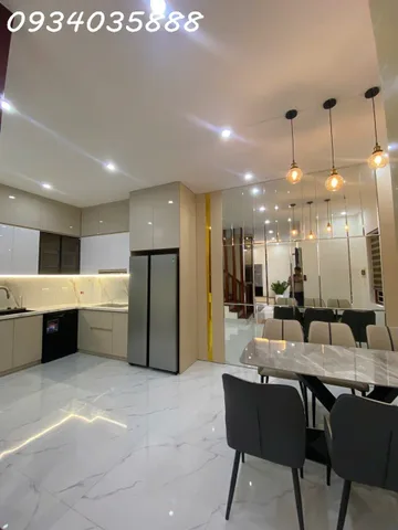 🏡 NGUYỄN VĂN CỪ – LÔ GÓC – THANG MÁY – FULL NỘI THẤT CAO CẤP