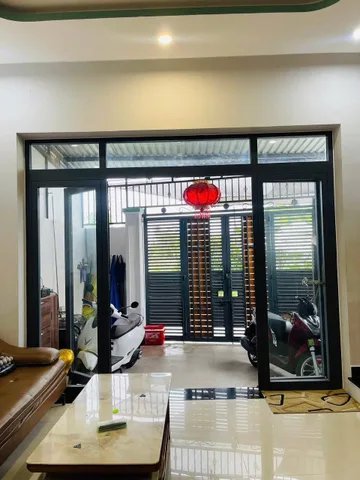 Bán nhà 3 tầng Thái Thông, Vĩnh Thái, Nam Nha Trang.
-Diện tích 77,5m2 ngang 5m, diện tích sàn khoảng 135m2. Đường ô tô, 
- hướng Đông Bắc.