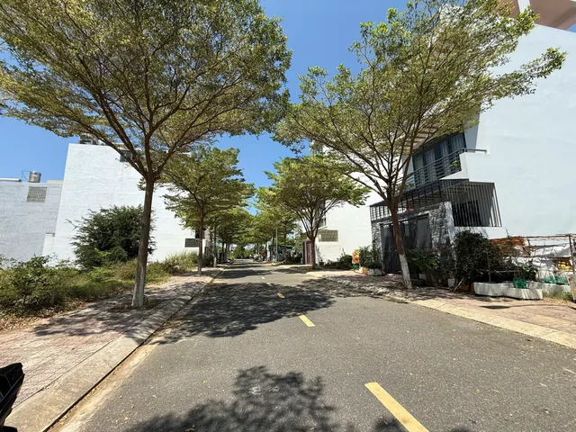 Bán đất mipeco ( đường 6)     90m² full thổ cư ngang 5m giá 7.4 tỷ tại Phường Vĩnh Nguyên Thành  (sạch)     phố Nha Trang