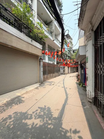 Bán nhà 69m² có sẵn 60m² thổ cư ngang 4.2m giá 21 tỷ tại Đường Thịnh Quang Phường Đống Đa