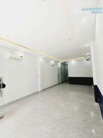 Cho thuê nhà 3 tầng MT đường Lê Đình Lý gần Nguyễn Văn Linh