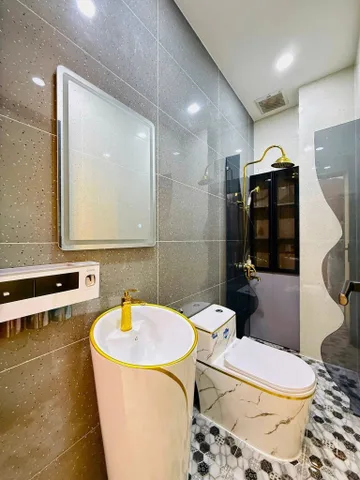 Gía ngộp nhà tốt tại Phan Bội Châu, 4,2 tỷ/82m2 sổ hồng riêng , mặt tiền kinh doanh sầm uất ,