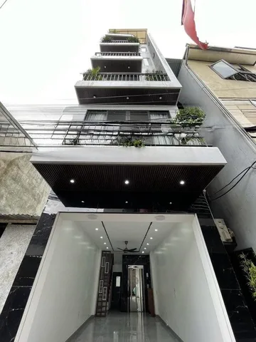 QUANH 11 TỶ CÓ NHÀ 43M2 6 TẦNG THANG MÁY, GARA Ô TÔ, FULL ĐỒ - PHỐ THẠCH BÀN