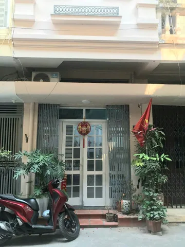 Cho Thuê Nhà Tây Sơn 35M² 4,5 Tầng 4 Ngủ - Nội Thất CB - Ô Tô Đỗ Cửa - Giá Thuê 13,5tr