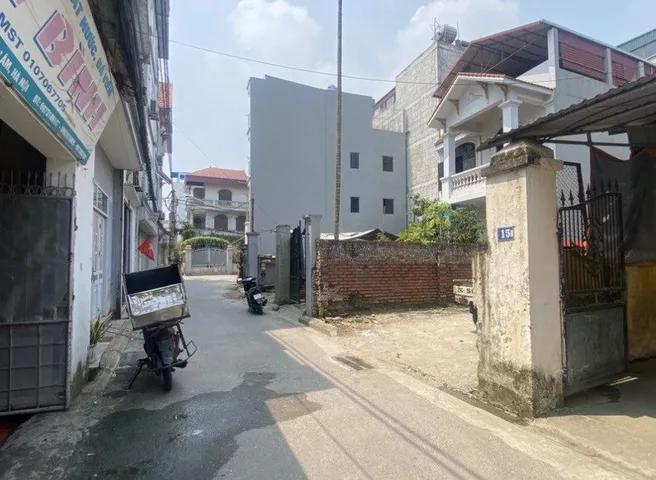 BÁN ĐẤT NGÕ THÔNG Ô TÔ, GẦN NHIỀU DỰ ÁN
