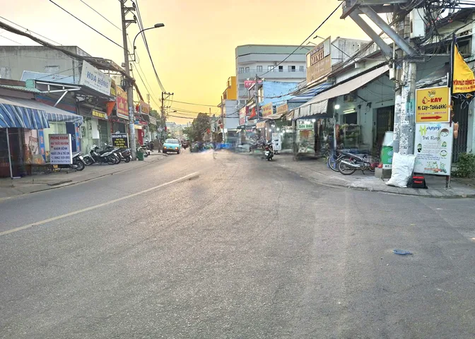 Ngang gần 6m, kế chợ Lê Đình Cẩn_dt 55m2, chỉ 5,..ty
