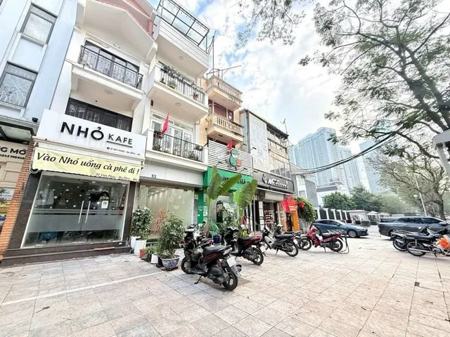 Bán nhà 52m² full thổ cư ngang 3,5m giá 32.6 tỷ tại Đường Vạn Phúc Phường Ngọc Hà