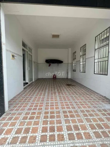 Cho thuê biệt thự cao cấp nằm ngay trung tâm Vòng Xoay Hiệp Thành 3