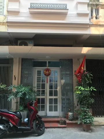 cho thuê nhà 4,5 tầng tại ngõ Tây Sơn, Đống Đa, Hà Nội.
- Diện tích 35m2 x 4,5 tầng.13,5tr/1thangs