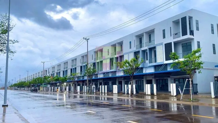 Chính chủ cần bán gập lô đất đối diện nhà máy ngay Khu công nghiêp Vsip Bình Định
