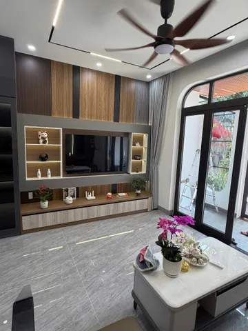 🚨 HIẾM! NHÀ ĐẸP SÁT BIỂN – GẦN CHỢ, BV – CHỈ 7.X TỶ
🏡 NHÀ VIP 3 TẦNG – VIEW BIỂN – FULL TIỆN ÍCH