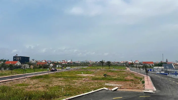 NHỈNH 1 TỶ | 100M² ĐẤT MẶT BIỂN THỊNH LONG – SỔ ĐỎ LÂU DÀI