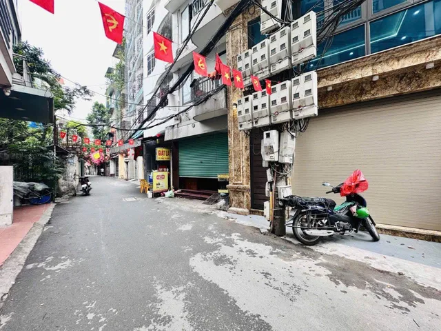 SIÊU PHẨM CẦU GIẤY - XÂY MỚI- 6 TẦNG - THANG MÁY - Ô TÔ TRÁNH - LÔ GÓC
