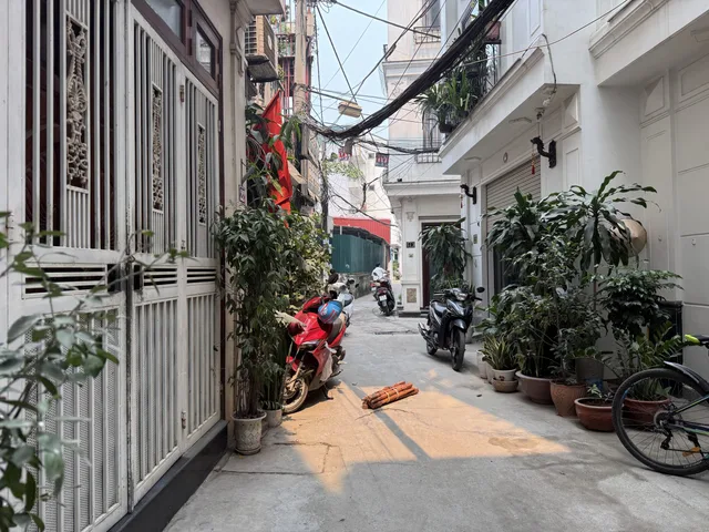 Bán nhà 36m² có sẵn 34m² thổ cư ngang 3.9m giá 10.2 tỷ tại Đường Ngọc Thụy Phường Bồ Đề