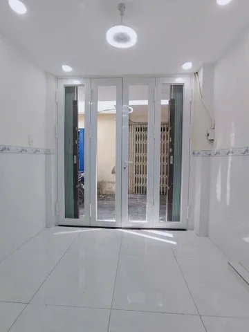 BÁN NHÀ MỚI - 2 TỶ HƠN - 3 TẦNG - SỔ HỒNG RIÊNG - GẦN BỆNH VIỆN CHỢ RẨY - QUẬN 11