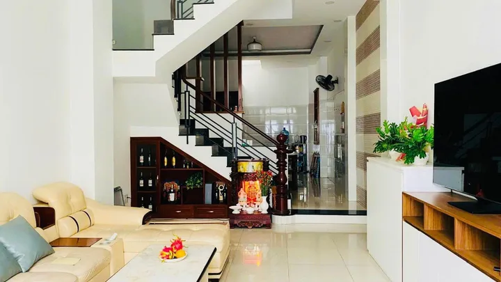 Bán nhà hẻm xe tải Nguyễn Phúc Nguyên, P10, Q3, DT: 45m2, T 3L ST