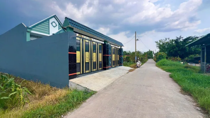 BÁN NHÀ 5x35m full thổ cư, sổ Hồng riêng 
Giá bán 1tỷ750tr 
lh zl 03.5757.4878