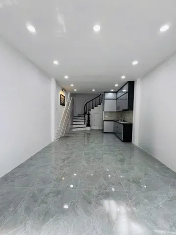 NHÀ ĐẸP TRƯỜNG LÂM, LONG BIÊN - DÂN XÂY CHẮC CHẮN - GARA 2 Ô TÔ - NGÕ THÔNG- 3 BƯỚC RA PHỐ