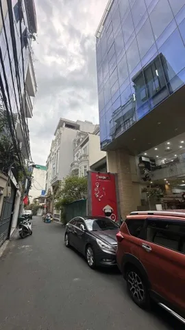 TÒA NHÀ VĂN PHÒNG 8 TẦNG, NGUYỄN VĂN TRỖI, PHÚ NHUẬN. DÒNG TIỀN 135 tr/tháng