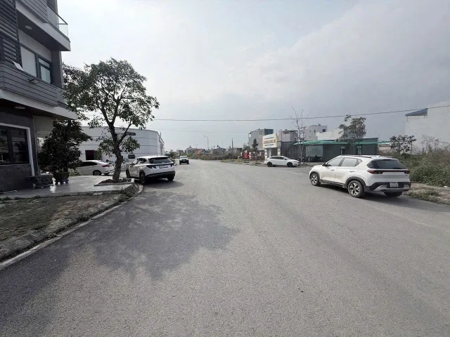 Bán 75 m trục chính 21 m cửa trại giá 5750 có bớt chút cho khách nét .l/h;076.231.9990 e Thúy