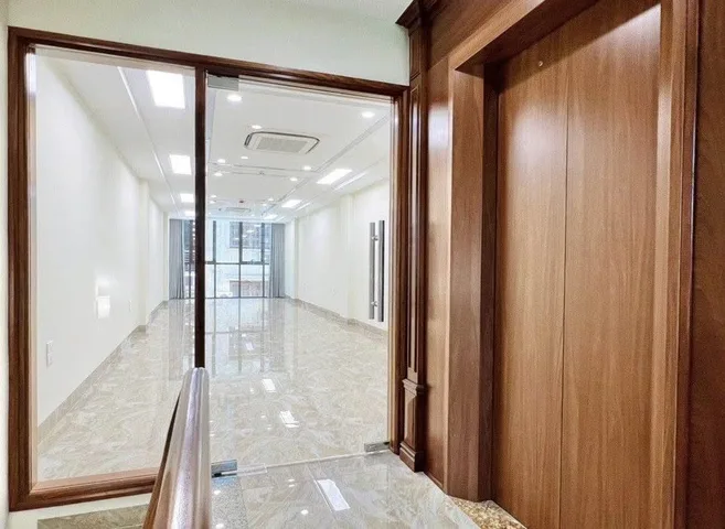 Cho thuê văn phòng Nguyễn Chánh, 60 m2 văn phòng sạch đẹp như hình