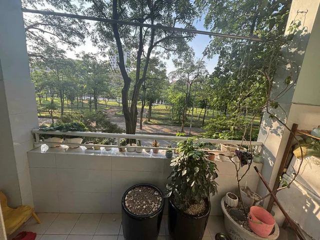 Chủ nhà cần tiền bán gấp căn hộ 94m 3N2W-CT18 có thang máy-view công viên siêu thích-0979 209 391