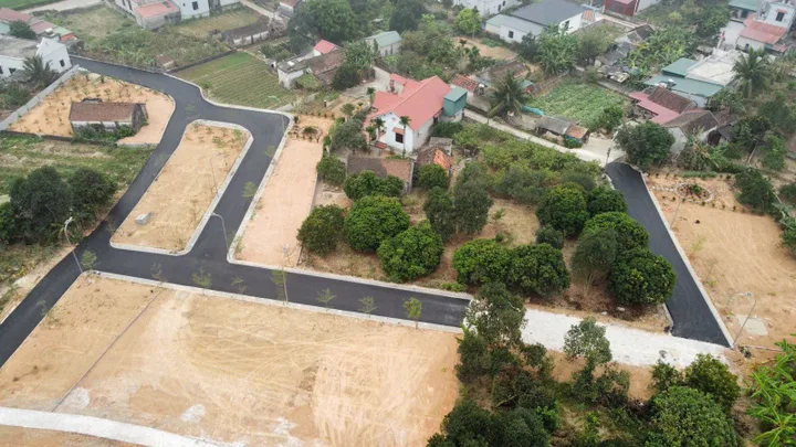 Bán đất 150m² full thổ cư, cạnh KCN và sân golf ngang 8m giá 700 triệu tại Xã Hà Long