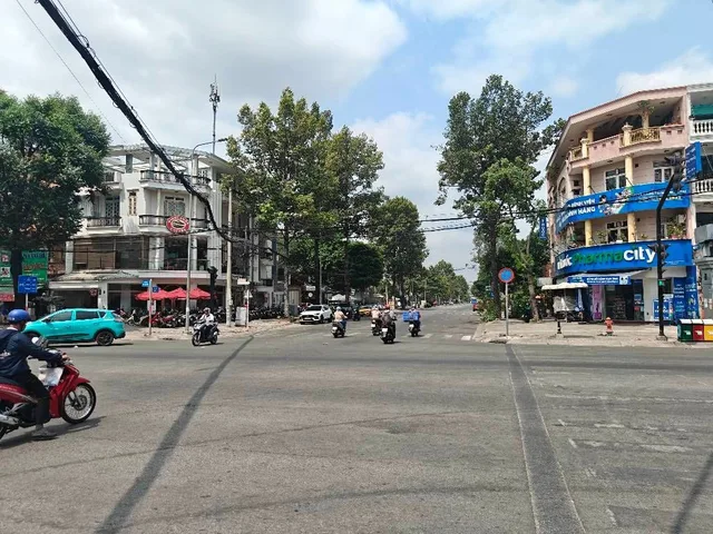 SIÊU PHẨM MẶT TIỀN KINH DOANH KHU TÊN LỬA 4 TẦNG ĐƯỜNG 12M NHIK 11 TỶ