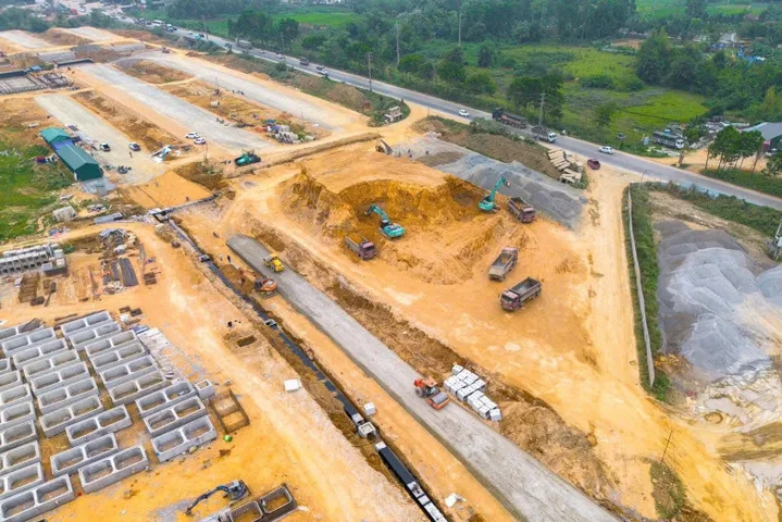 150M2 FULL ĐẤT Ở ĐỐI DIỆN TĐC ĐẠI LỘ THĂNG LONG GIÁ RẺ - 2 MẶT TIỀN ĐƯỜNG