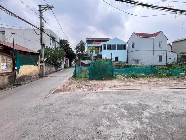 Cần bán lô góc 58,3m2 đất mặt đường Lê Xá, Bát Tràng. Đường thông ô tô 7 chỗ, ngay cạnh Công Viên