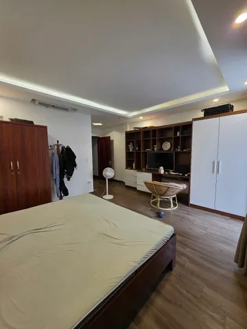 Bán nhà 4.5 tầng nhìn shophouse thanh bình mặt đường nguyễn cao. Diện tích 85.8m mặt tiền 5.2m hướng tây bắc. Phường võ cường tỉnh bắc ninh