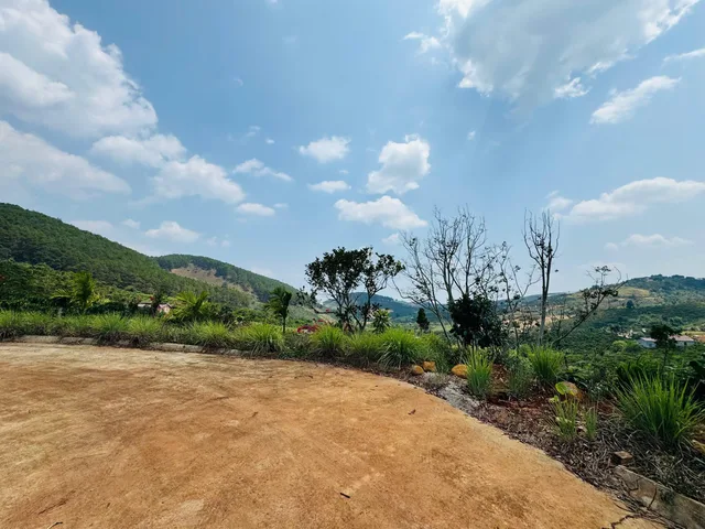 Đất ở thị trấn Nam Ban chỉ 2km tới KDL Thác Voi. GIá 560 triệu/280m2. Ngang 7m mặt tiền. View Đẹp