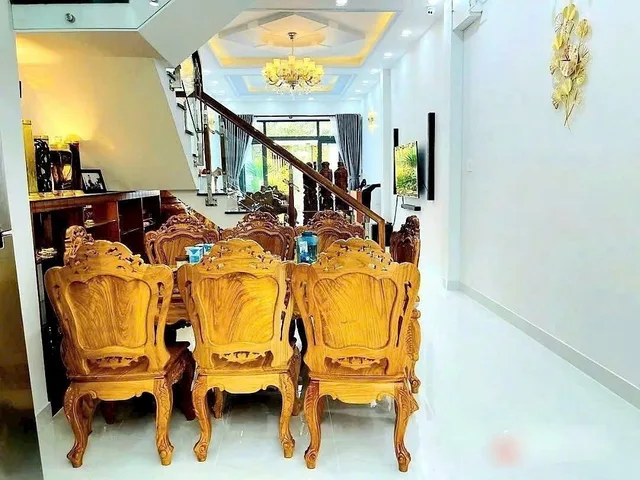 Nhà Mặt Tiền Kinh Doanh- 106M2 - 3 Tầng - Thủ Đức