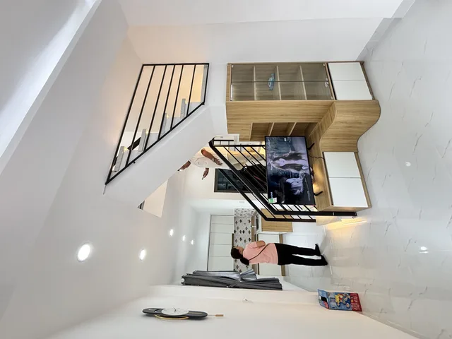 NHÀ MỚI 2 TẦNG - FULL NỘI THẤT - HẺM XE HƠI 8M
🏠 VỊ TRÍ ĐẮC ĐỊA NGAY PHỐ ẨM THỰC TÔ HIỆU - GẦN ĐẦM SEN