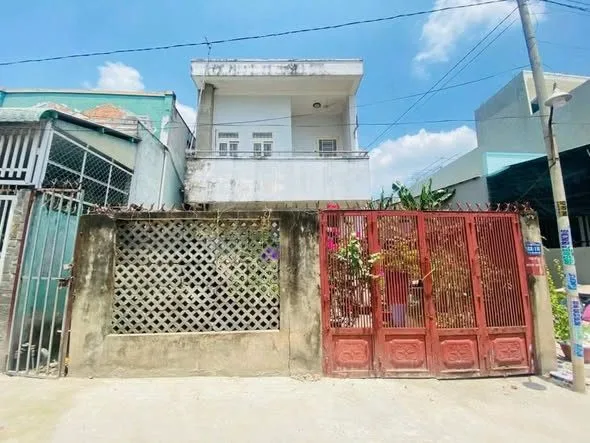 nhà lái thiêu 96, xe hơi ngang 6m