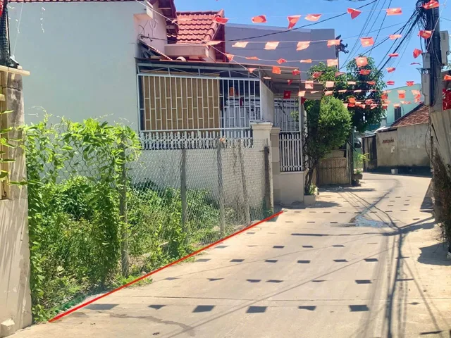 Lô đất đẹp Phú Nông – Vĩnh Ngọc, phường Tây Nha Trang - Sẵn thổ cư

  📐 Diện tích: 205,5m², ngang 8m
có sẵn 50m² thổ cư
 • Đường bê tông: rộng 5–6m
ôtô đi thoải mái, đường thông
- Hướng Nam mát mẻ quanh năm
📕Pháp lý: Sổ hồng
 • Cách trục chính Phú