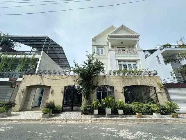 BÁN NHÀ LÔ GÓC 2 MẶT TIỀN KHU D2D – TRUNG TÂM BIÊN HÒA, PHÙ HỢP KINH DOANH
