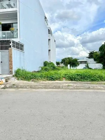 Đất nền 100m2 giá chỉ 2 tỷ 150 triệu khu dân cư Phú Lợi đường Phạm Thế Hiển, phường 7, quận 8.