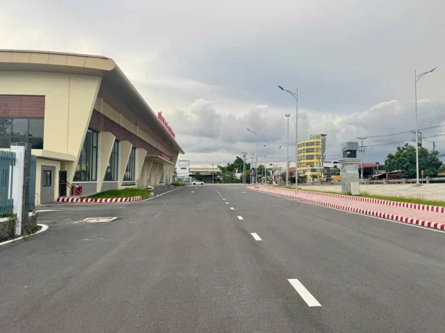 Bán đất 111.6m² có sẵn 91.4m² thổ cư ngang 5m giá 926 triệu tại Đường Phường 8 Phường Tân Hạnh