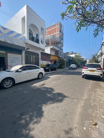 Bán nhà 152.7m² có sẵn 151.9m² thổ cư ngang 5.23m giá 11.64 tỷ tại Phường Nam Nha Trang