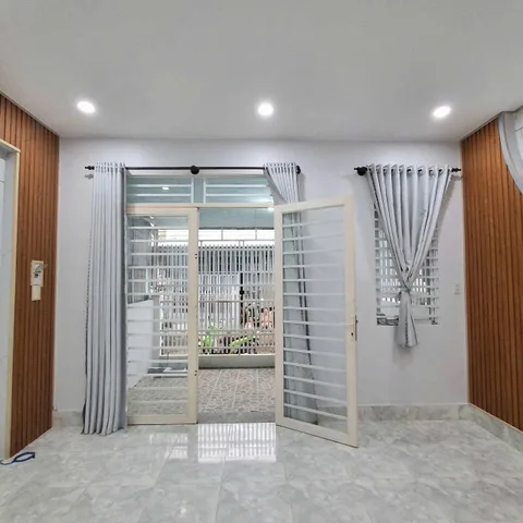 BÁN NHÀ NGỘP – GIÁ GIẢM SÂU CẦN RA GẤP NGAY XUÂN THỚI THƯỢNG900tr,SHR.DT: 5X18
