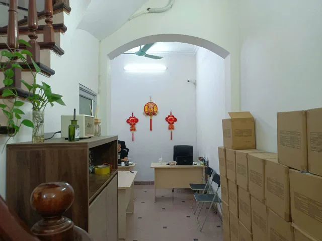 CHO THUÊ NGUYÊN CĂN TÂY SƠN, Ô TÔ ĐỖ CỬA, 35M x 4T, 13.5TR 0903258273