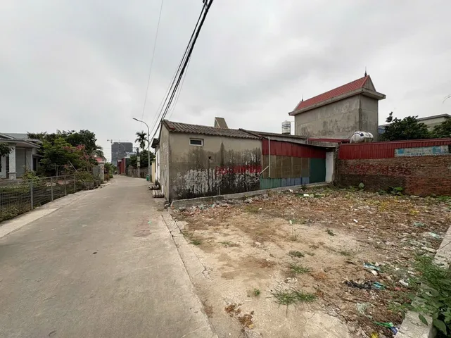 04/2026 :  74m² full thổ cư ngang 6,5m . đường thôn 5m. giá 1.47 tỷ tại Xã An Quang. liên hệ 0362558882