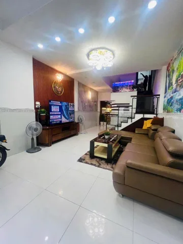Nhà mới giá mềm dành cho vợ chồng mới cưới ở ngay nằm ngay trung tâm quận 3 SHR