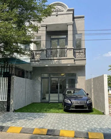 Bán nhà 2 tầng khu chuyên gia VSIP3 - tặng combo nội thất 150tr - sổ hồng riêng có sẵn
