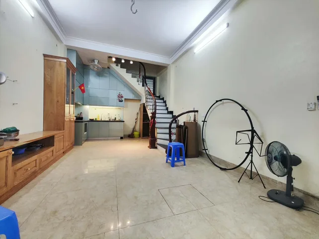 CHO THUÊ NHÀ RIÊNG Ô CHỢ ĐỪA, ĐỐNG ĐA, NHÀ ĐẸP, NGÕ THÔNG, 1 NHÀ RA PHỐ