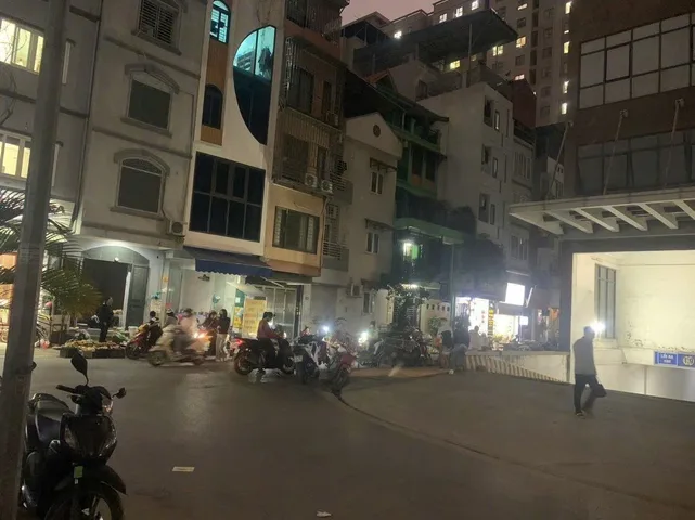 Cho Thuê Nhà Mặt Phố VOV - Lương Thế Vinh - Nam Từ Liêm 55M² 4 Tầng 4 Ngủ - Full Nội Thất Cao Cấp - Vừa Ở, Vừa Kinh Doanh - Giá Thuê 30tr