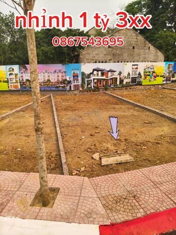 Chỉ hơn 1 tỷ 3xx cho mảnh đất cực đẹp này
Diện tích 81m, mặt tiền rộng, full thổ cư 
Đất gần bến xe, gần ủy ban xã
Đường vào to rộng rãi, ôtô tránh nhau 
Bác nào mua thì alo em qua số: 0867543695